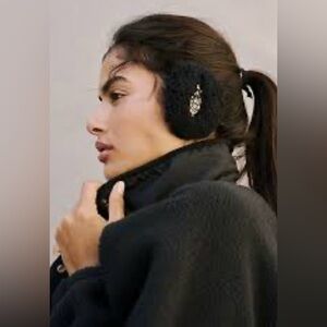 FP Movement Muff Puffs Ear Warmers! 🔥White and navy• bandless ear muffs